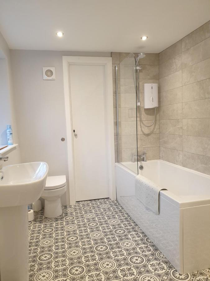No8 3 Bed Cottage Winter Deals Offered 3 Nights Or More Nov-Mar Backbarrow Room photo